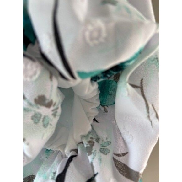 Adrienne Vittadini White Black and Green Floral Top with rouche sleeves Sz S - Picture 5 of 5